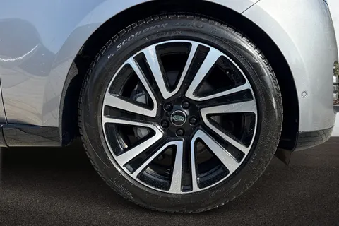 KO73RFL Land Rover Range Rover 3.0 D300 HSE 5dr Thumbnail #10