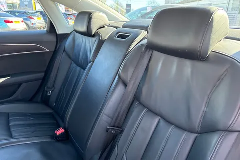 KU68UNW Audi A8 3.0 TDI V6 50 Tiptronic quattro Euro 6 (s/s) 4dr Thumbnail #19