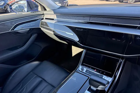 KU68UNW Audi A8 3.0 TDI V6 50 Tiptronic quattro Euro 6 (s/s) 4dr Thumbnail #20