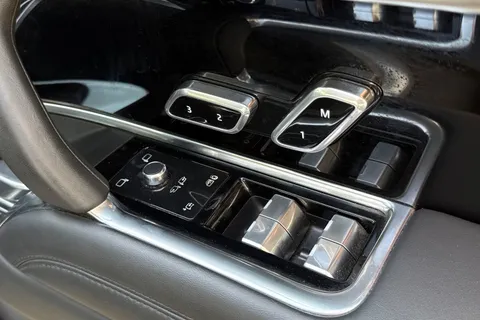 KO73RFL Land Rover Range Rover 3.0 D300 HSE 5dr Thumbnail #27