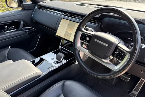 KO73RFL Land Rover Range Rover 3.0 D300 HSE 5dr Thumbnail #33