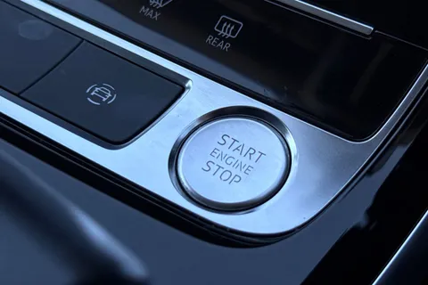 KU68UNW Audi A8 3.0 TDI V6 50 Tiptronic quattro Euro 6 (s/s) 4dr Thumbnail #35