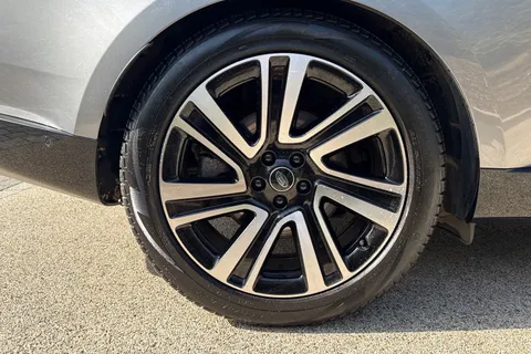 KO73RFL Land Rover Range Rover 3.0 D300 HSE 5dr Thumbnail #35