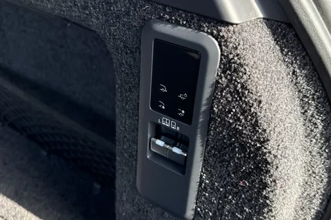 KO73RFL Land Rover Range Rover 3.0 D300 HSE 5dr Thumbnail #36