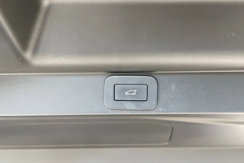 KO73RFL Land Rover Range Rover 3.0 D300 HSE 5dr Thumbnail #37