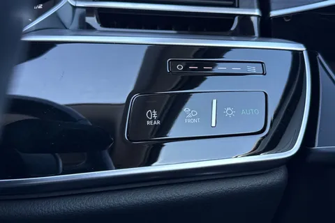 KU68UNW Audi A8 3.0 TDI V6 50 Tiptronic quattro Euro 6 (s/s) 4dr Thumbnail #38