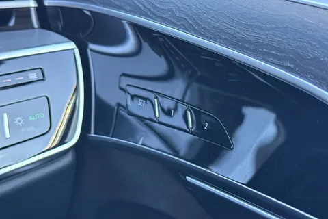 KU68UNW Audi A8 3.0 TDI V6 50 Tiptronic quattro Euro 6 (s/s) 4dr Thumbnail #39