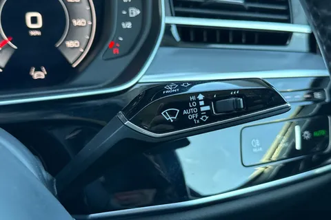 KU68UNW Audi A8 3.0 TDI V6 50 Tiptronic quattro Euro 6 (s/s) 4dr Thumbnail #41