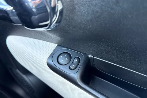 BG19XJP FIAT 500 1.2 S Euro 6 (s/s) 3dr Thumbnail #42