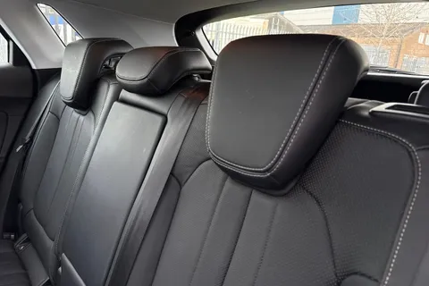 PE69XEA Vauxhall Grandland X 1.2 Turbo Elite Nav Euro 6 (s/s) 5dr Thumbnail #20