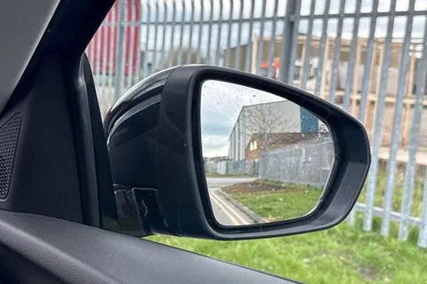 PE69XEA Vauxhall Grandland X 1.2 Turbo Elite Nav Euro 6 (s/s) 5dr Thumbnail #22