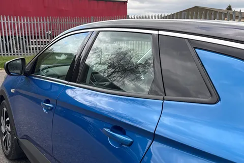 PE69XEA Vauxhall Grandland X 1.2 Turbo Elite Nav Euro 6 (s/s) 5dr Thumbnail #26