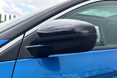 PE69XEA Vauxhall Grandland X 1.2 Turbo Elite Nav Euro 6 (s/s) 5dr Thumbnail #33