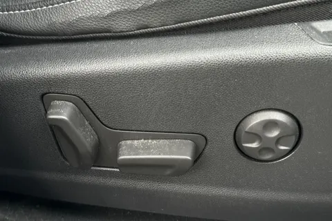 PE69XEA Vauxhall Grandland X 1.2 Turbo Elite Nav Euro 6 (s/s) 5dr Thumbnail #35