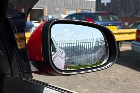 KT68UDH Volvo V40 2.0 D2 Momentum Edition Auto Euro 6 (s/s) 5dr Thumbnail #22