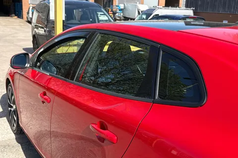 KT68UDH Volvo V40 2.0 D2 Momentum Edition Auto Euro 6 (s/s) 5dr Thumbnail #26