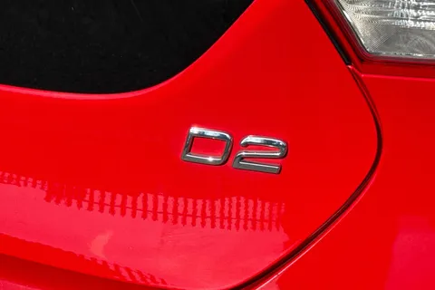 KT68UDH Volvo V40 2.0 D2 Momentum Edition Auto Euro 6 (s/s) 5dr Thumbnail #31