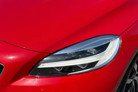 KT68UDH Volvo V40 2.0 D2 Momentum Edition Auto Euro 6 (s/s) 5dr Thumbnail #41