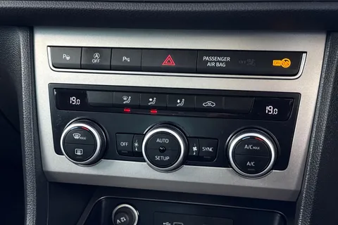 DG23EHX SEAT Ateca 2.0 TDI XPERIENCE DSG Euro 6 (s/s) 5dr Thumbnail #23