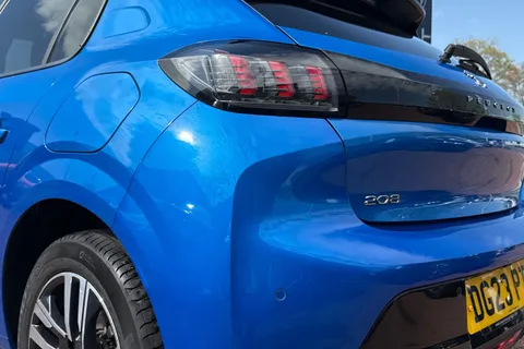 DG23PTX PEUGEOT 208 1.2 PureTech Allure Premium + Euro 6 (s/s) 5dr Thumbnail #8