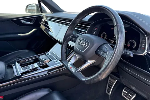 14 of 54 for Audi Q7 Black Edition 55 TFSI quattro 340 PS tiptronic