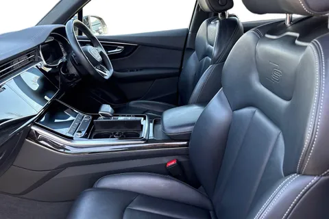 16 of 54 for Audi Q7 Black Edition 55 TFSI quattro 340 PS tiptronic