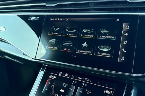 33 of 54 for Audi Q7 Black Edition 55 TFSI quattro 340 PS tiptronic