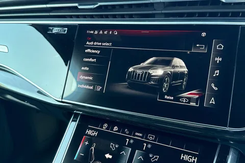 43 of 54 for Audi Q7 Black Edition 55 TFSI quattro 340 PS tiptronic