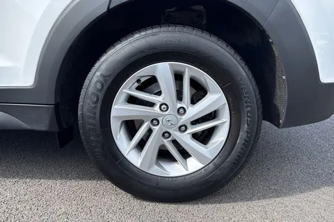 EJ19ZSN Hyundai Tucson 1.6 GDi S Connect SUV 5dr Petrol Manual Euro 6 (s/s) (132 ps) Thumbnail #13
