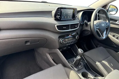 EJ19ZSN Hyundai Tucson 1.6 GDi S Connect SUV 5dr Petrol Manual Euro 6 (s/s) (132 ps) Thumbnail #16