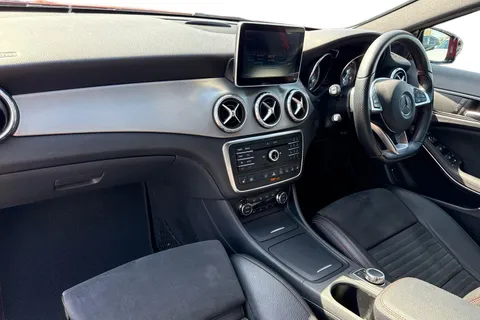 15 of 67 for Mercedes-Benz Gla 2.1 GLA220d AMG Line (Premium) 7G-DCT 4MATIC Euro 6 (s/s) 5dr