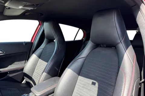 16 of 67 for Mercedes-Benz Gla 2.1 GLA220d AMG Line (Premium) 7G-DCT 4MATIC Euro 6 (s/s) 5dr