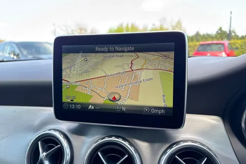 17 of 67 for Mercedes-Benz Gla 2.1 GLA220d AMG Line (Premium) 7G-DCT 4MATIC Euro 6 (s/s) 5dr