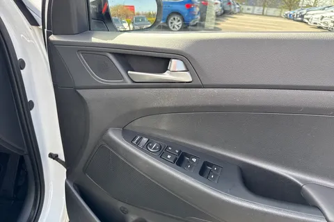 EJ19ZSN Hyundai Tucson 1.6 GDi S Connect SUV 5dr Petrol Manual Euro 6 (s/s) (132 ps) Thumbnail #22