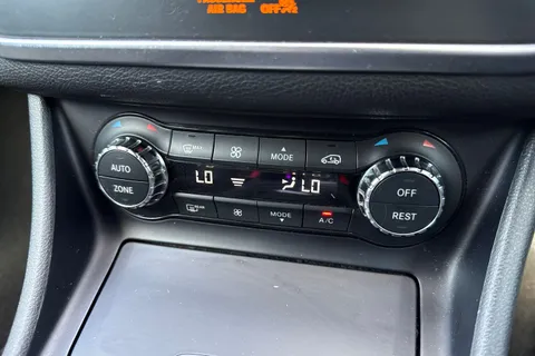 22 of 67 for Mercedes-Benz Gla 2.1 GLA220d AMG Line (Premium) 7G-DCT 4MATIC Euro 6 (s/s) 5dr