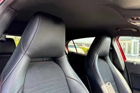 24 of 67 for Mercedes-Benz Gla 2.1 GLA220d AMG Line (Premium) 7G-DCT 4MATIC Euro 6 (s/s) 5dr