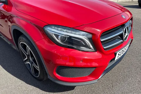 25 of 67 for Mercedes-Benz Gla 2.1 GLA220d AMG Line (Premium) 7G-DCT 4MATIC Euro 6 (s/s) 5dr