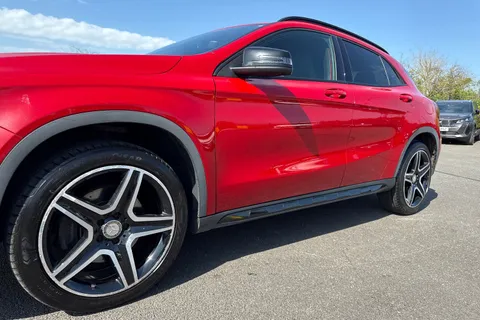 28 of 67 for Mercedes-Benz Gla 2.1 GLA220d AMG Line (Premium) 7G-DCT 4MATIC Euro 6 (s/s) 5dr