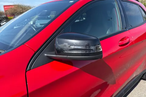 29 of 67 for Mercedes-Benz Gla 2.1 GLA220d AMG Line (Premium) 7G-DCT 4MATIC Euro 6 (s/s) 5dr