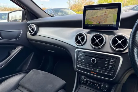 45 of 67 for Mercedes-Benz Gla 2.1 GLA220d AMG Line (Premium) 7G-DCT 4MATIC Euro 6 (s/s) 5dr