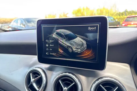 53 of 67 for Mercedes-Benz Gla 2.1 GLA220d AMG Line (Premium) 7G-DCT 4MATIC Euro 6 (s/s) 5dr