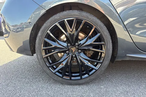 7 of 51 for CUPRA Leon 1.4 eHybrid 12.8kWh VZ2 Design Edition DSG Euro 6 (s/s) 5dr