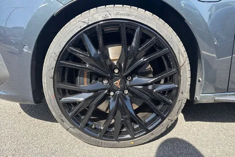 22 of 51 for CUPRA Leon 1.4 eHybrid 12.8kWh VZ2 Design Edition DSG Euro 6 (s/s) 5dr