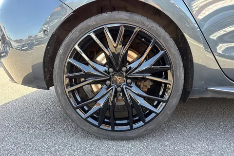 23 of 51 for CUPRA Leon 1.4 eHybrid 12.8kWh VZ2 Design Edition DSG Euro 6 (s/s) 5dr