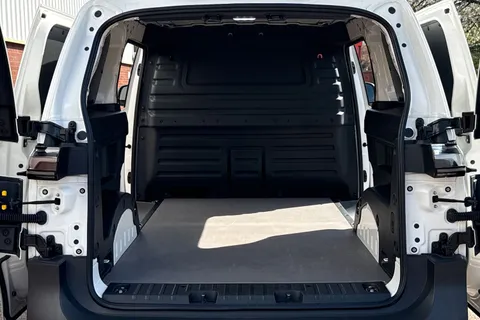 KY74REU Volkswagen Id. Buzz Cargo 210kW Commerce 79kWh Auto Thumbnail #8