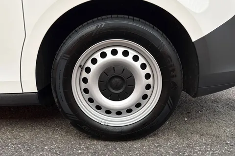 KY74REU Volkswagen Id. Buzz Cargo 210kW Commerce 79kWh Auto Thumbnail #14