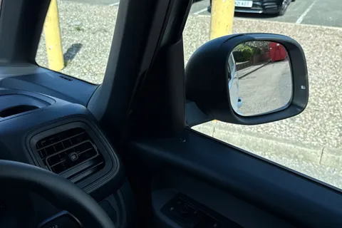 KY74REU Volkswagen Id. Buzz Cargo 210kW Commerce 79kWh Auto Thumbnail #22