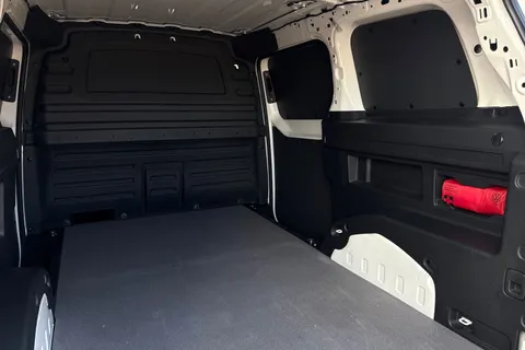 KY74REU Volkswagen Id. Buzz Cargo 210kW Commerce 79kWh Auto Thumbnail #45