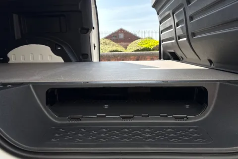 KY74REU Volkswagen Id. Buzz Cargo 210kW Commerce 79kWh Auto Thumbnail #50