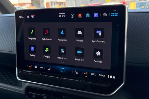 KY74REU Volkswagen Id. Buzz Cargo 210kW Commerce 79kWh Auto Thumbnail #59